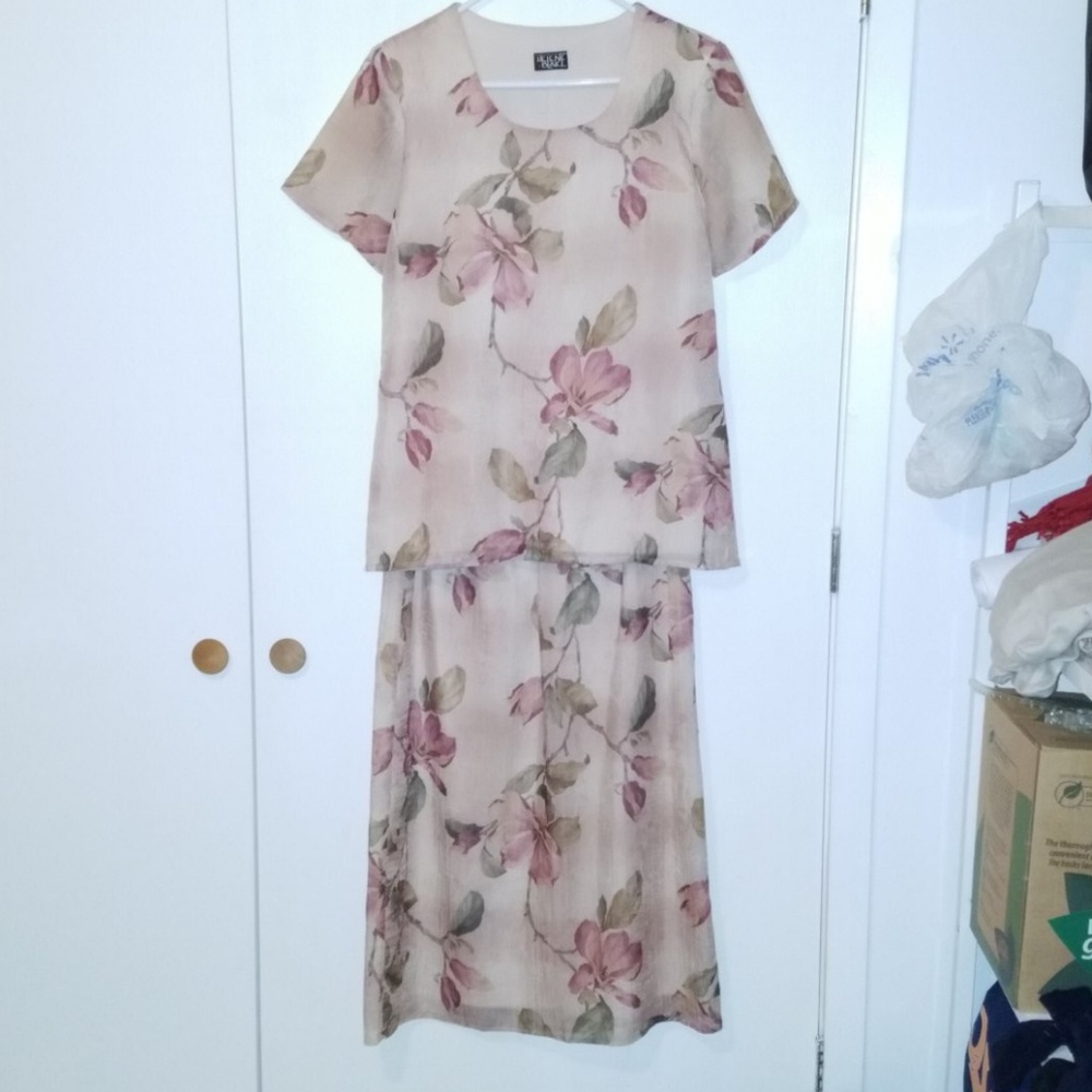 Helene Blake 2 Piece Skirt Set. Size: 14